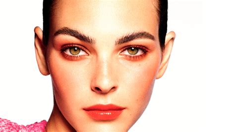 Chanel wants you to wear metallic mascara .